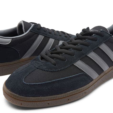 adidas spezial core black.